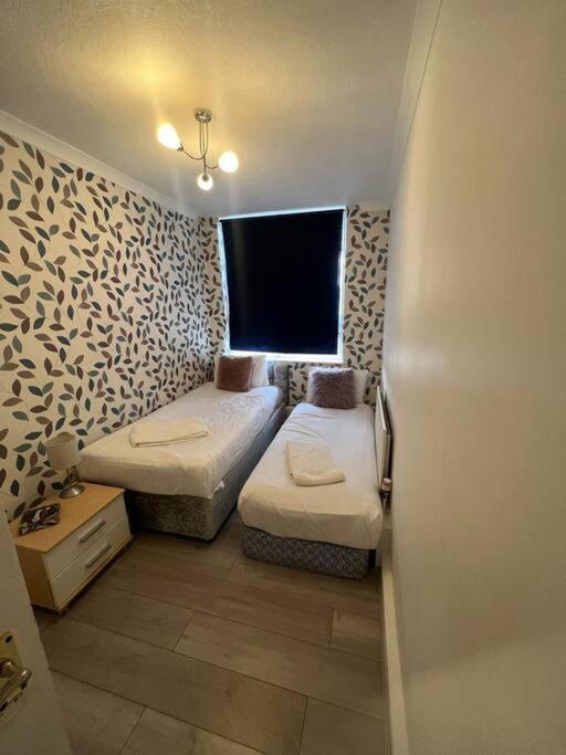 Modern, Family-Friendly Apartment By Hyde Park & Museums London Bagian luar foto